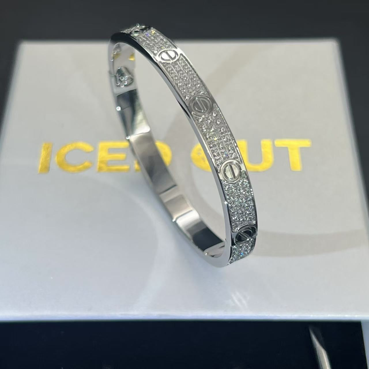 Iced Bangle Armband