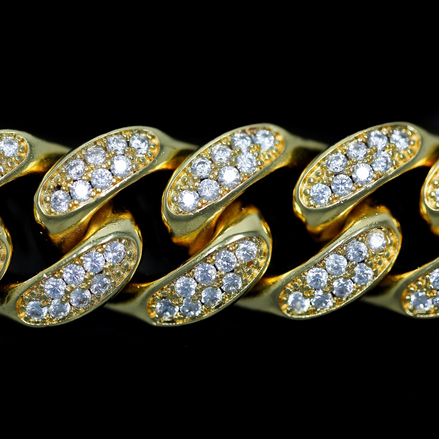 18mm Gold Plated Iced Out Cuban Bracelet